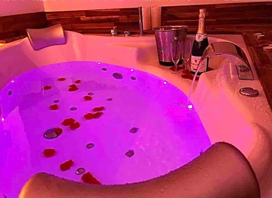 Sejour Detente Au Coeur De Macon Spa,Cine,Bouteille Offerte Экстерьер фото